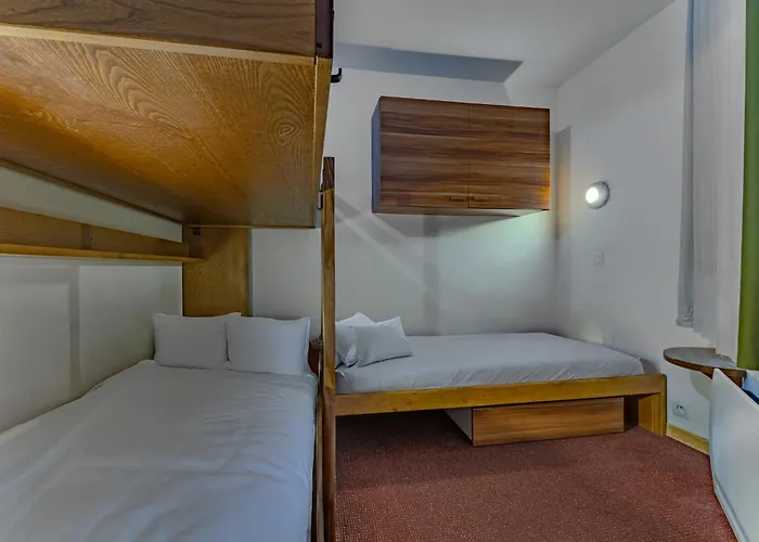 Feel The Mountains At Machu; 5 People *